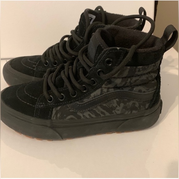 Vans Kids Boy Shoes:KIDS CAMO SK8 HI MTE SHOE BLACK - Picture 5 of 5